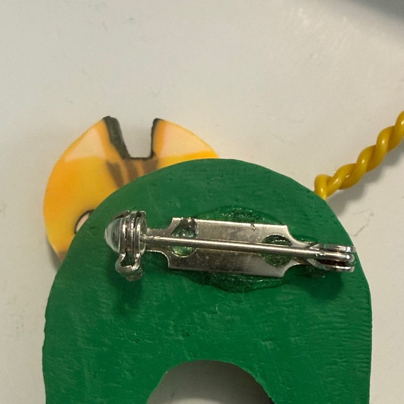 Vintage Yellow and Green Cat Brooch - Picture 7 of 8